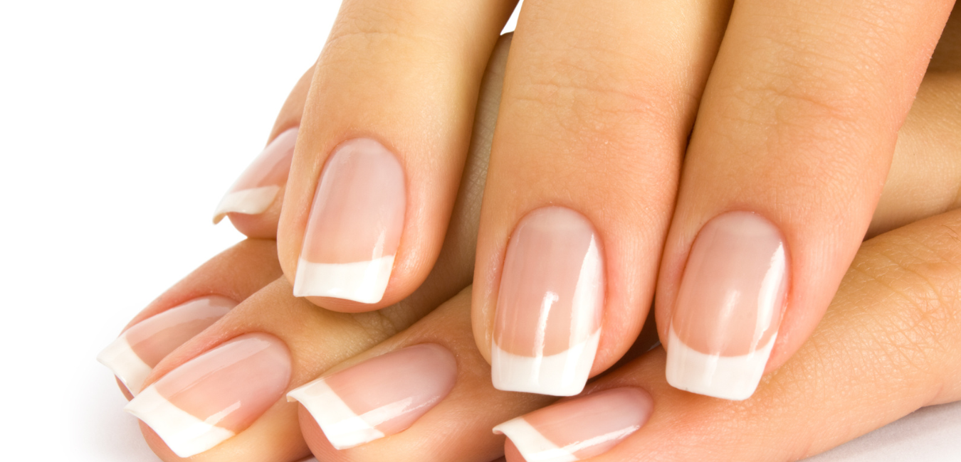 unhas francesinha decorada