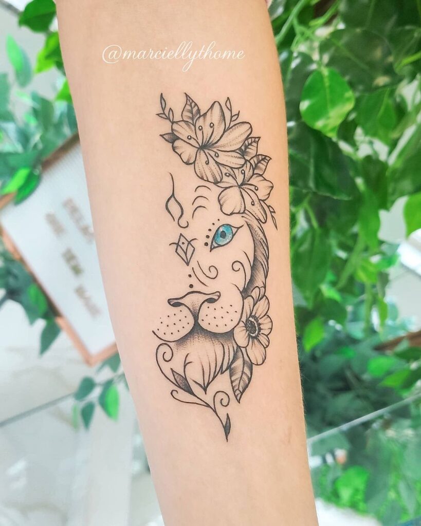 Tatuagem feminina delicada