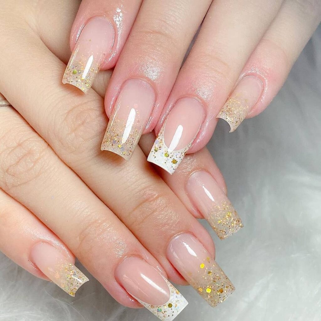 Unhas delicadas feminina