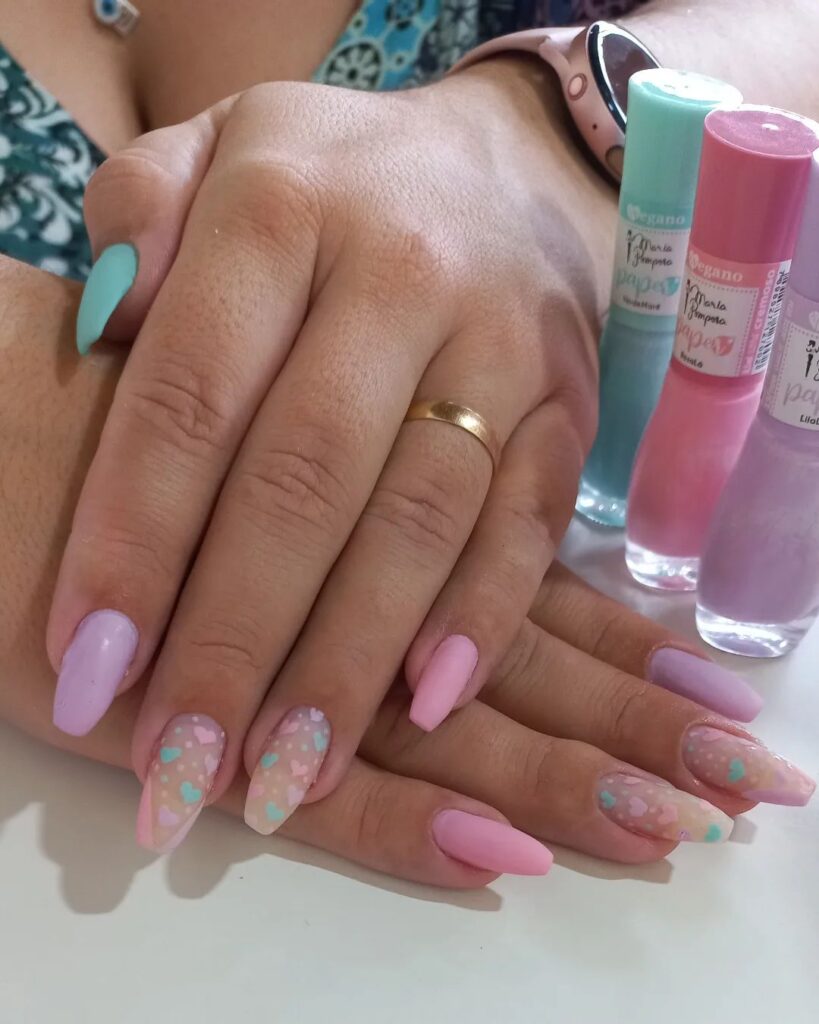 Unhas cor pastel
