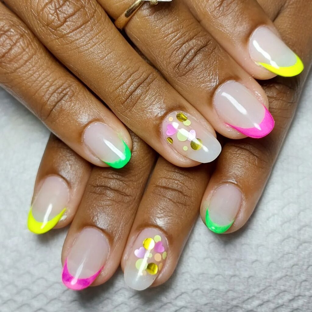 Unhas encapsuladas coloridas