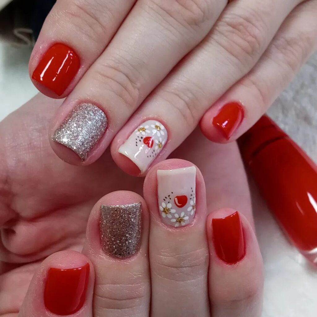 Esmalte vermelho com glitter