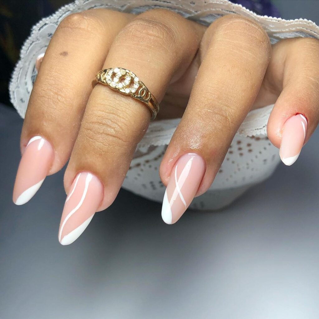 Unhas minimalista branca almond