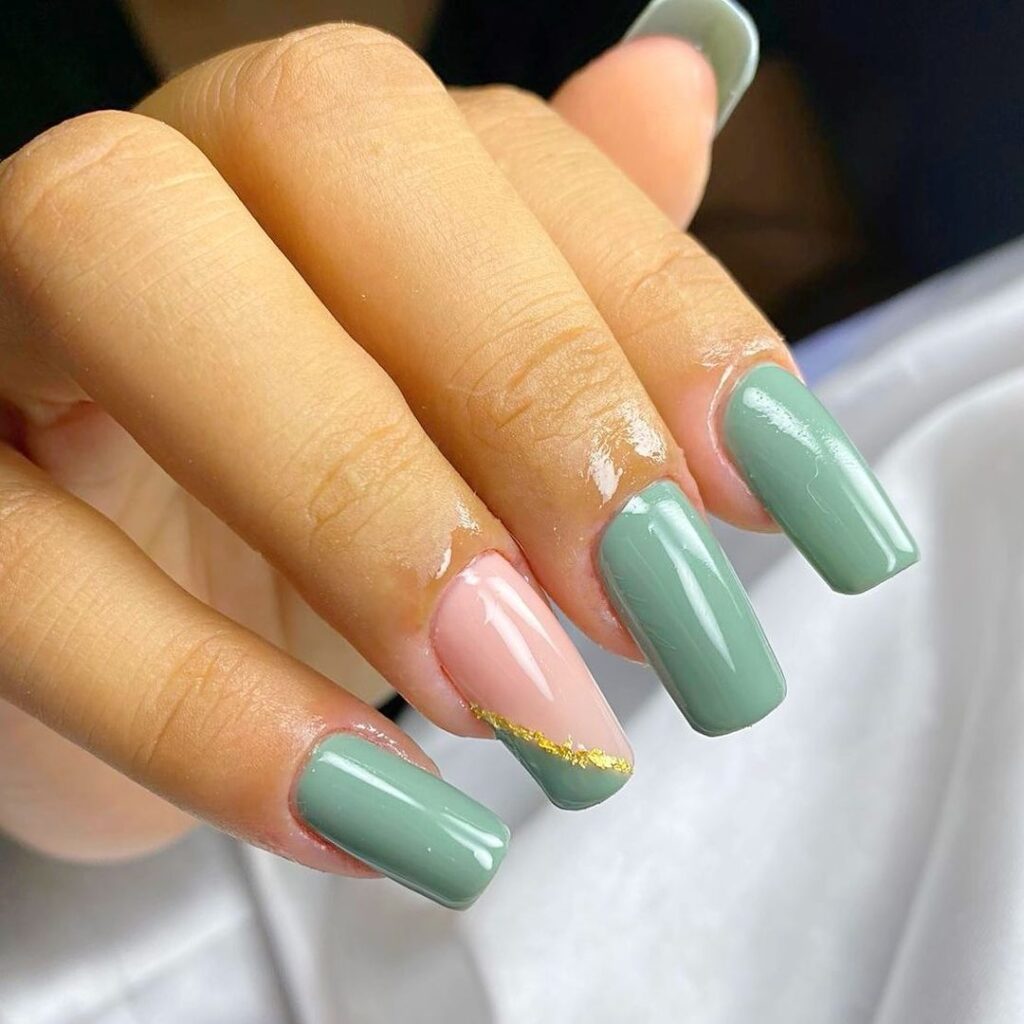 Designer de unhas em tips