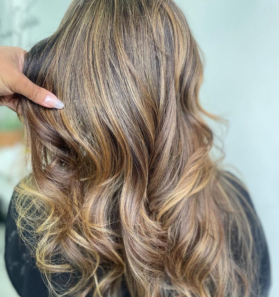 Cabelo mechas iluminada