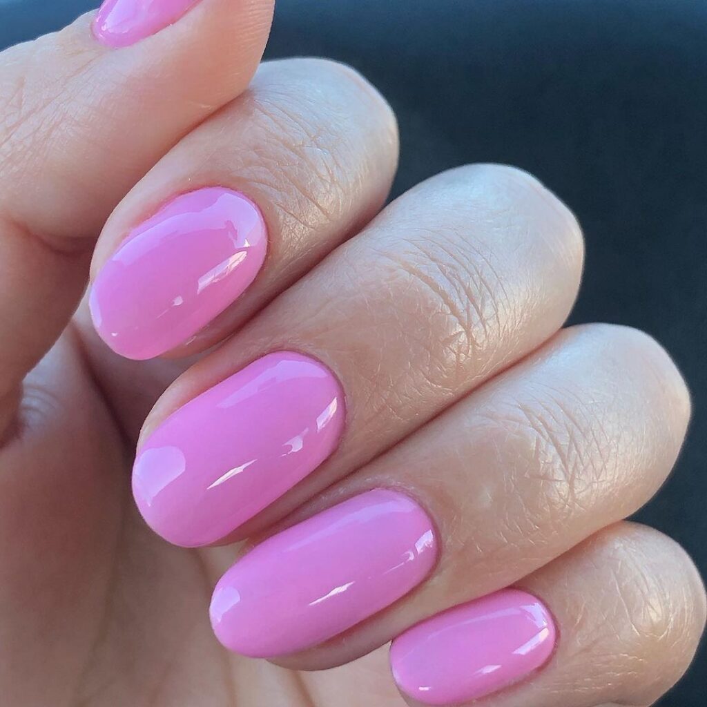 Unhas natural com esmaltação em gel