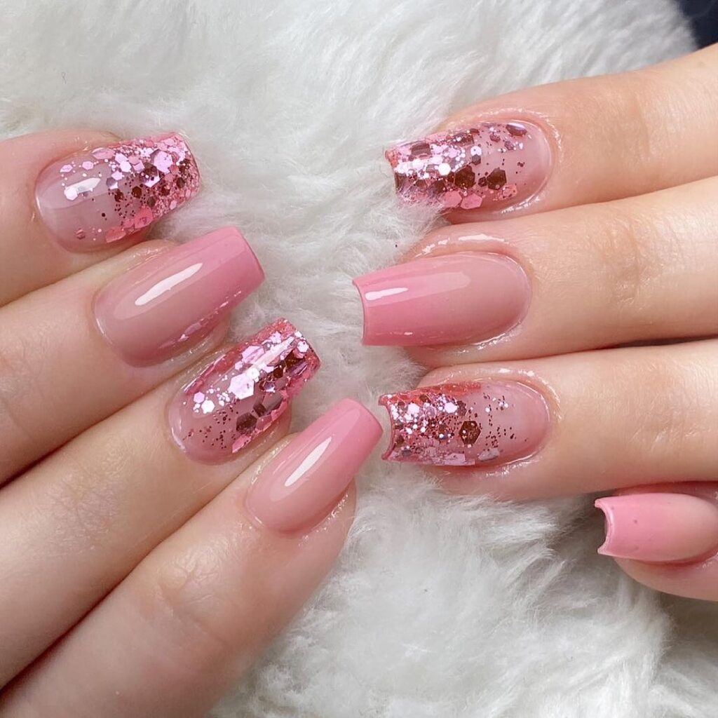 Unhas com glitter