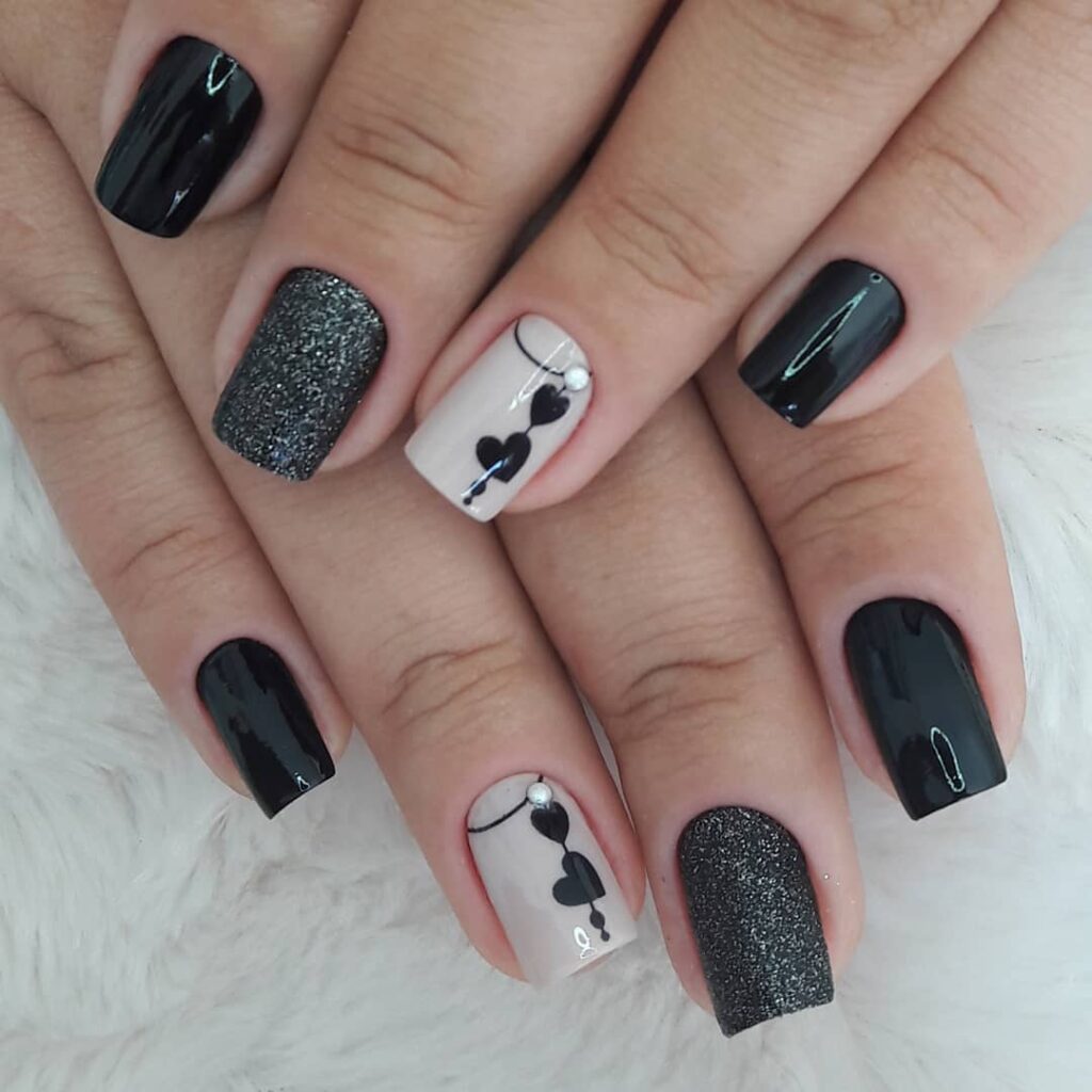 Esmalte preto com brilho