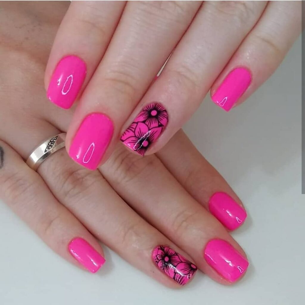 Unhas rosa pink e black