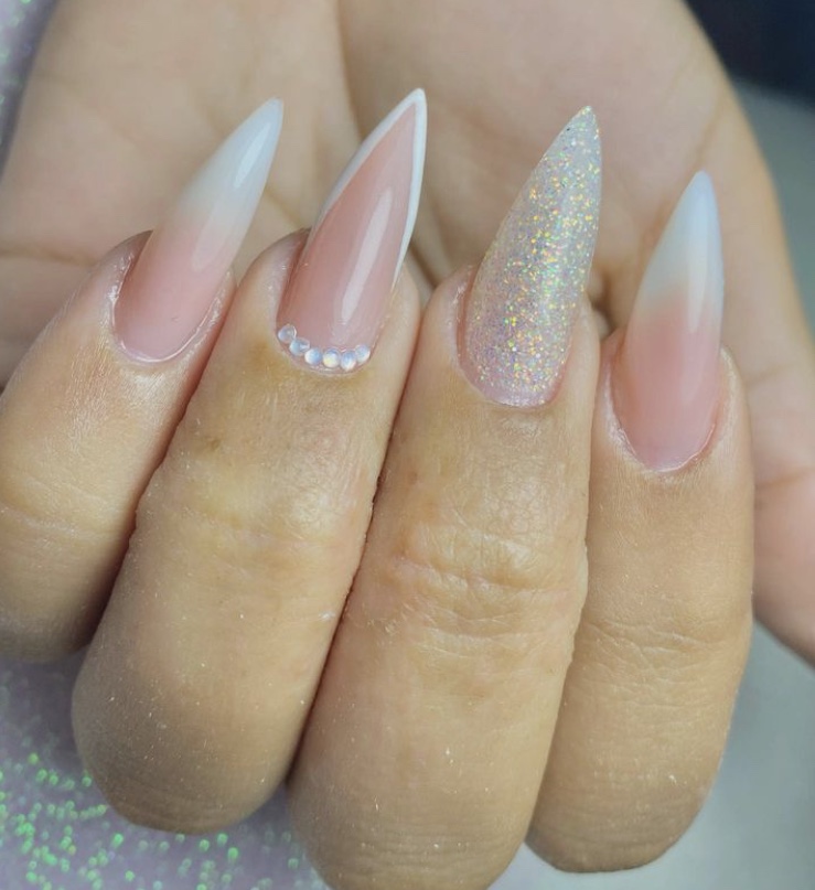 Unhas stiletto