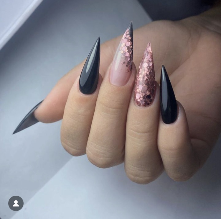 Unhas stiletto