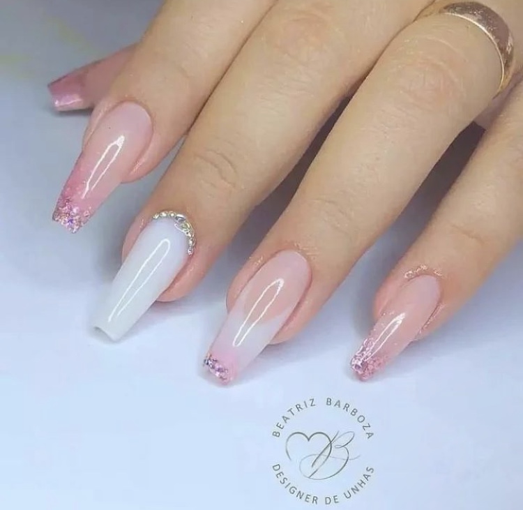 esmaltes rosa claro