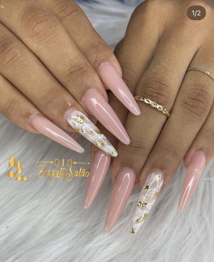 Unhas stiletto