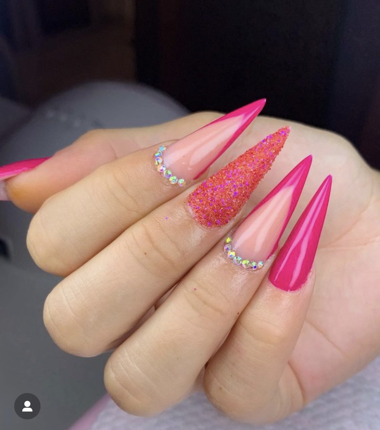 Unhas stiletto