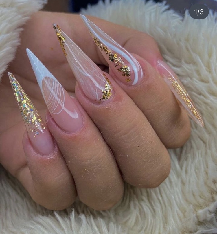 Unhas stiletto