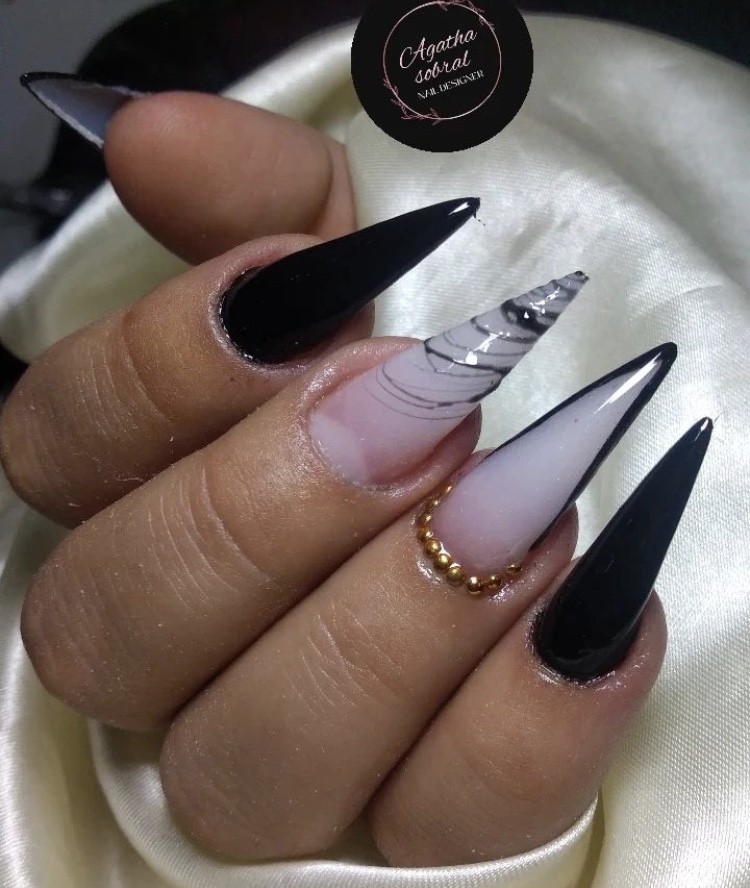 Unhas stiletto