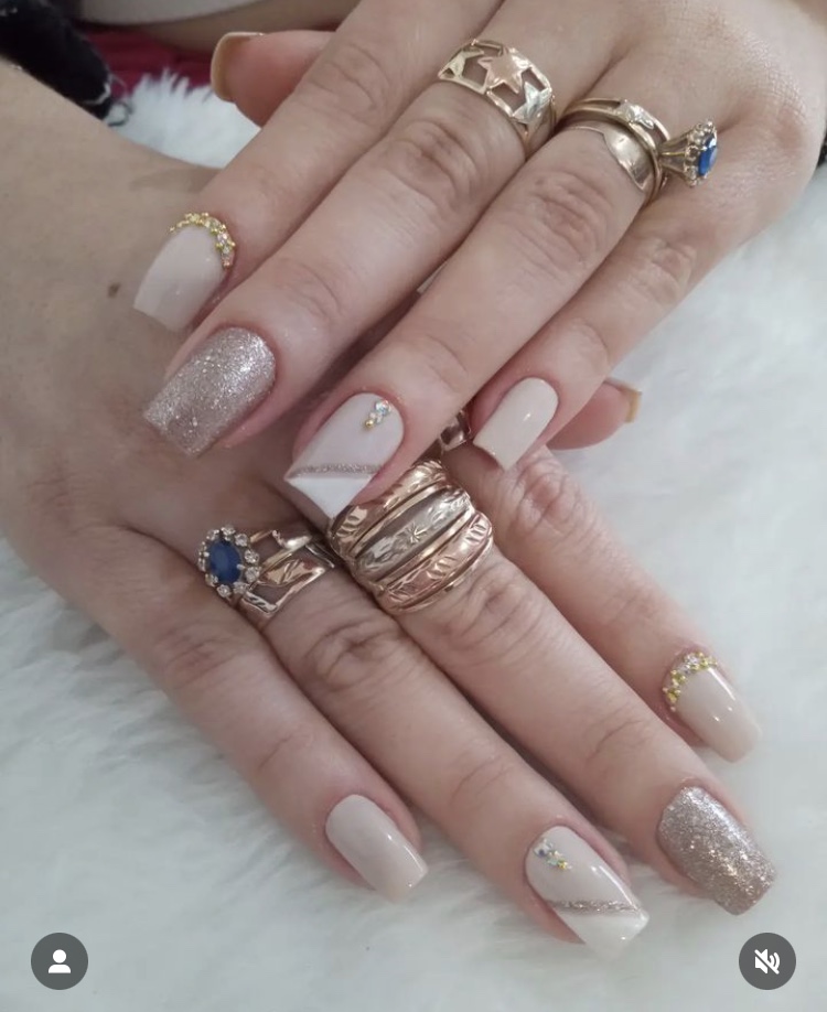 Unhas nude