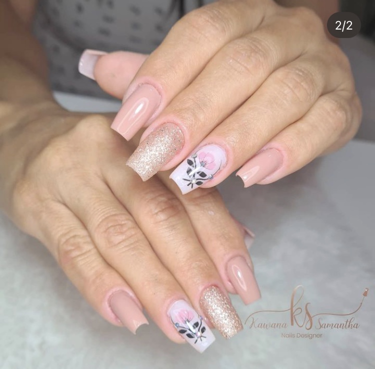 Unhas nude