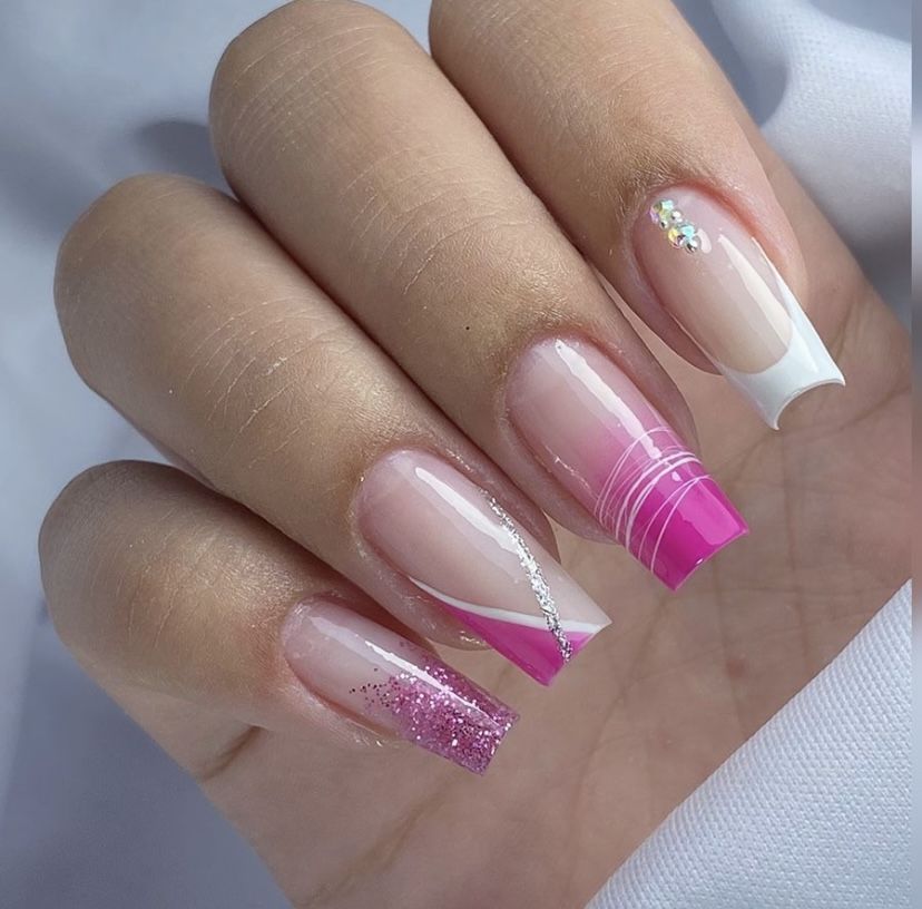 unhas rosa decoradas
