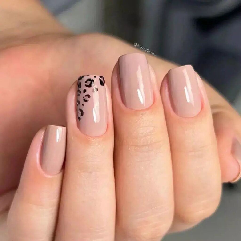 unhas curtas simples decoradas