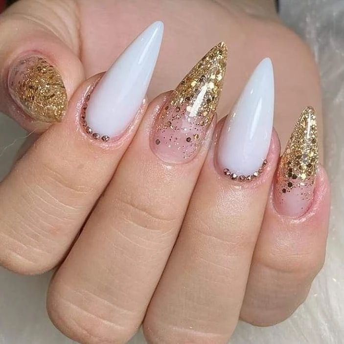 unhas decoradas folha de ouro