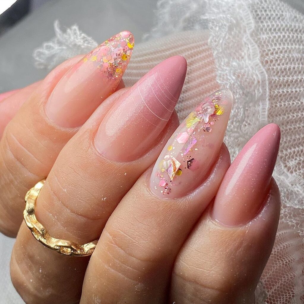 nails rosa cintilante