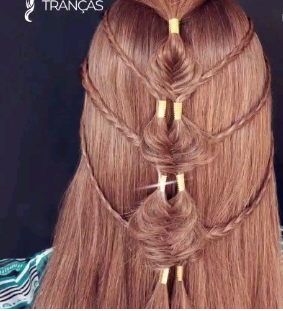 Penteados com Tranças e Cachos – Cursos Online  Curly hair braids, Braids  with curls, Box braids hairstyles for black women