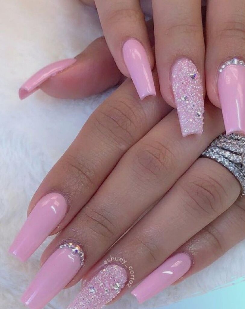 unhas rosa decoradas
