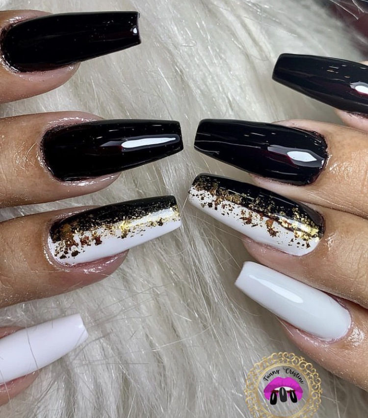 Unhas de gel preta