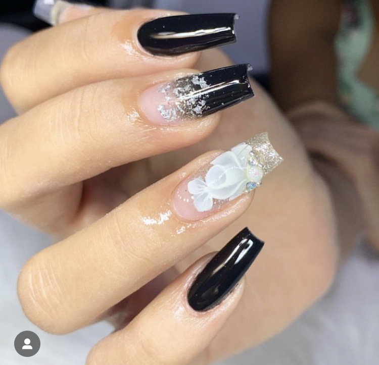 Unhas de gel preta