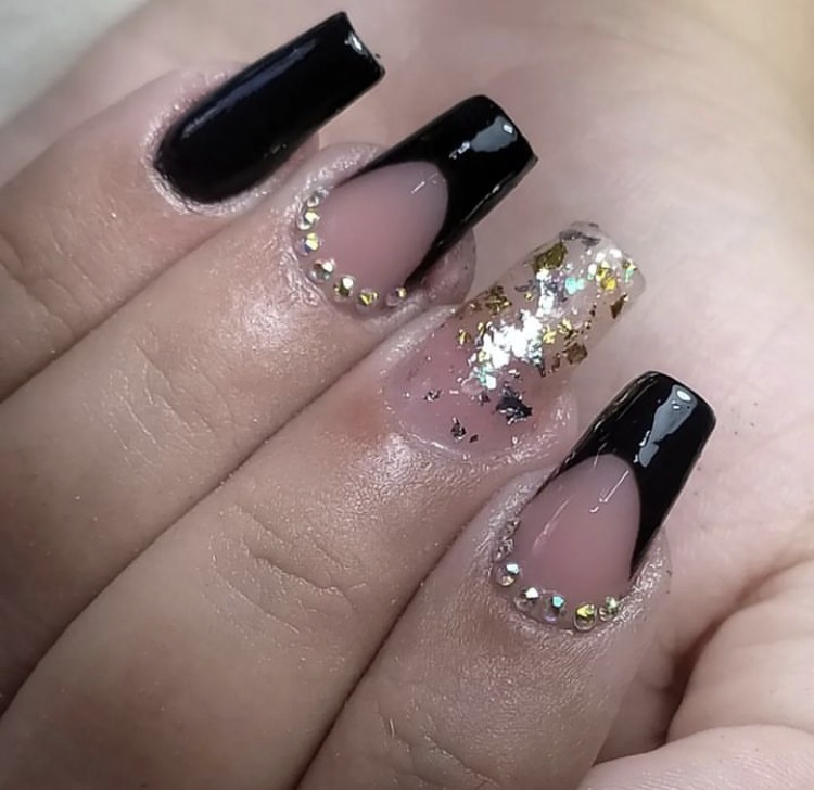 Unhas de gel preta