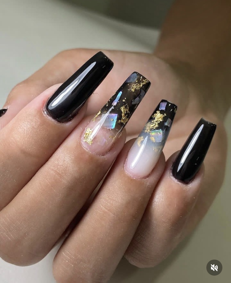 Unhas de gel preta