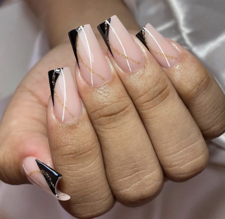 Unhas de gel preta