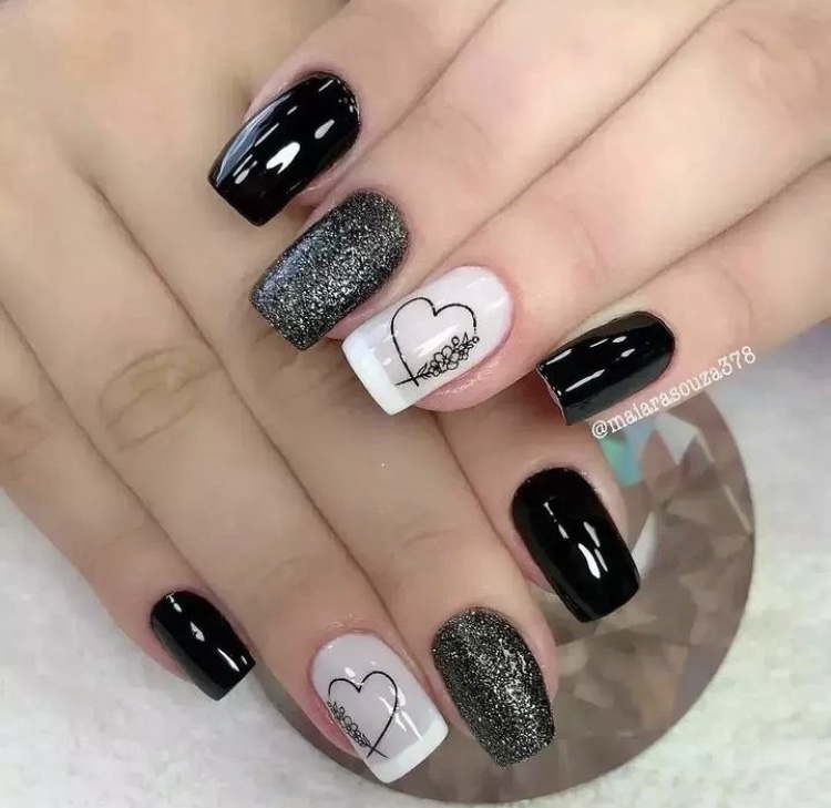 Unhas de gel preta