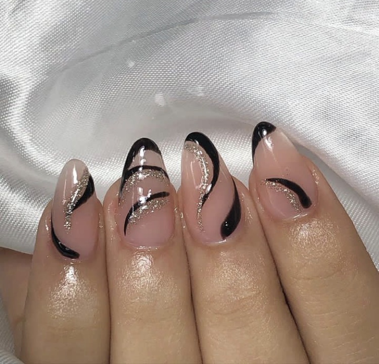 Unhas de gel preta