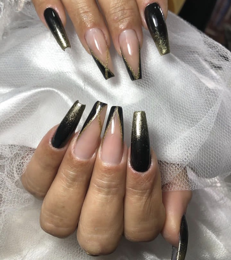 Unhas de gel preta