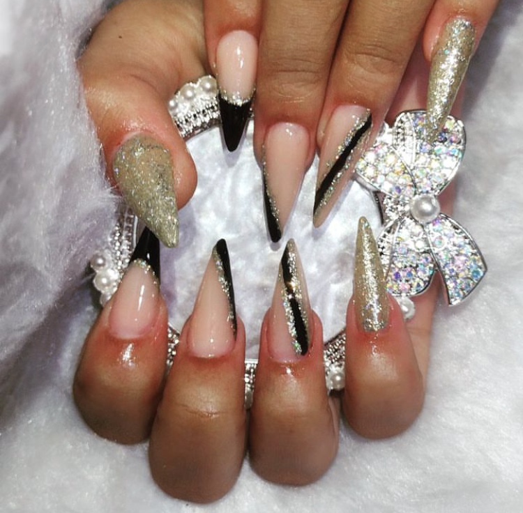 Unhas de gel preta