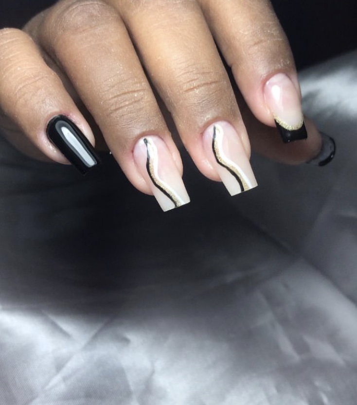 Unhas de gel preta