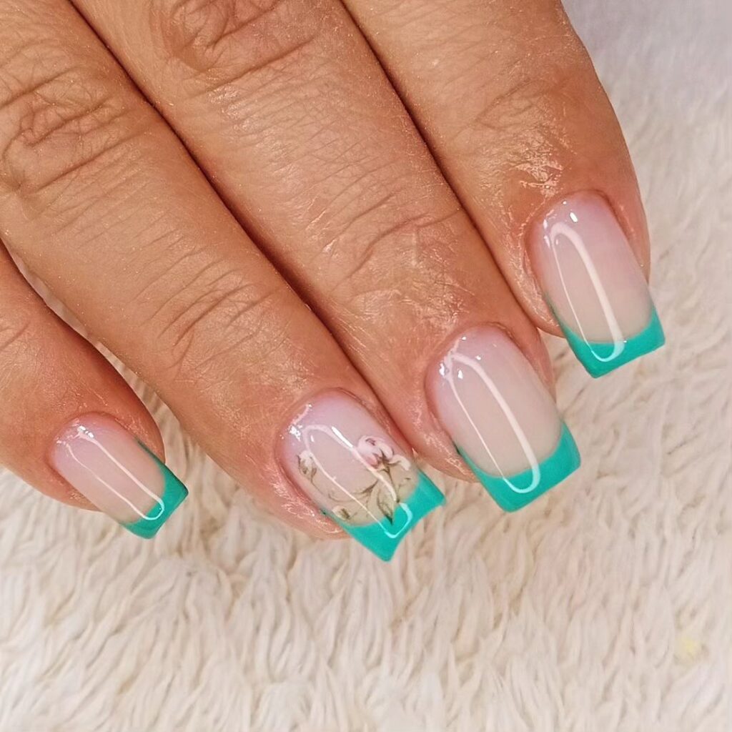 unhas com francesinha verde