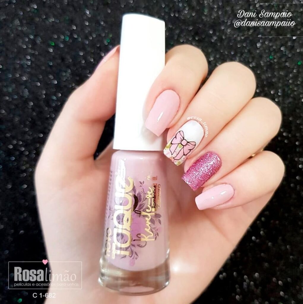 unhas rosa limão