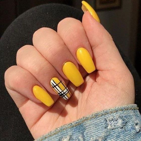 unhas amarelas