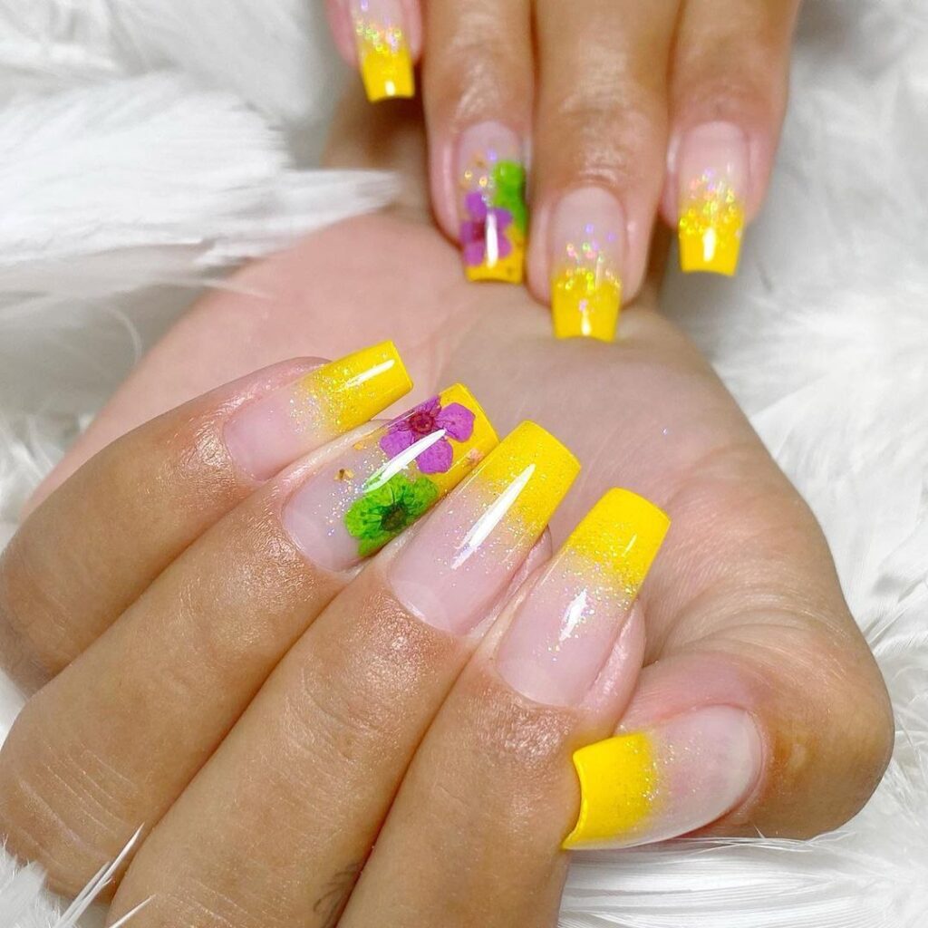 nails amarelas