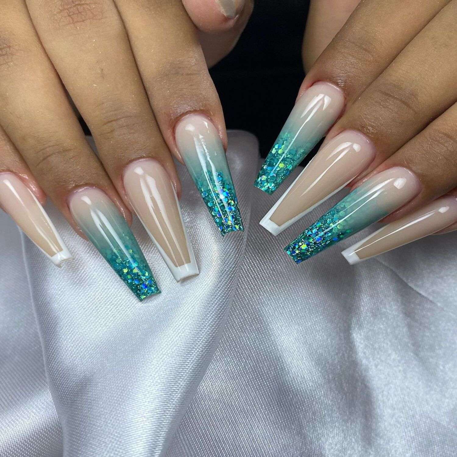 Celebridades apaixonadas por Unhas de Gel Bailarina