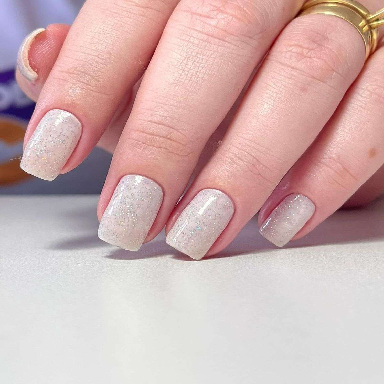 Unhas de Gel Curtas para noivas: Beleza discreta para o grande dia