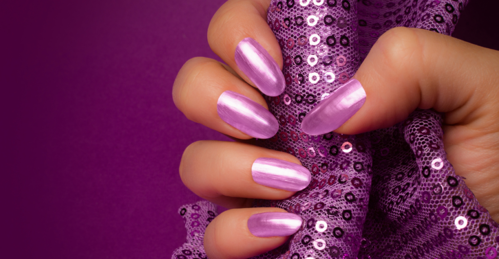 Roxo em Alta: Descubra as 7 Mais Incríveis Decorações de Unhas com Esmalte Roxo para 2024
