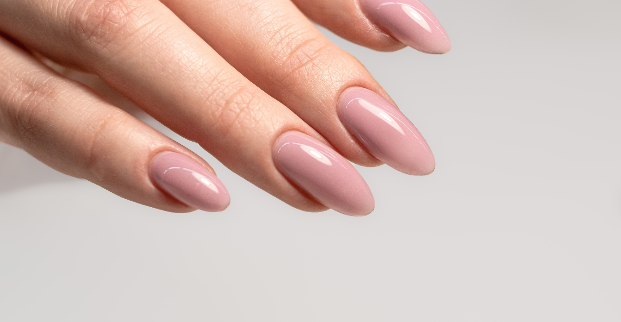 Sofisticação em Tons Naturais: Inspire-se com Estas Ideias de Unhas com Esmalte Nude