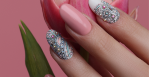 Nail Art Redefinida: Especialistas Apresentam 14 Estilos Discretos para um Look Refinado