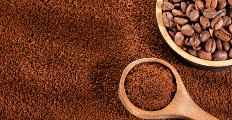 por que a borra de café é o novo segredo dos jardineiros