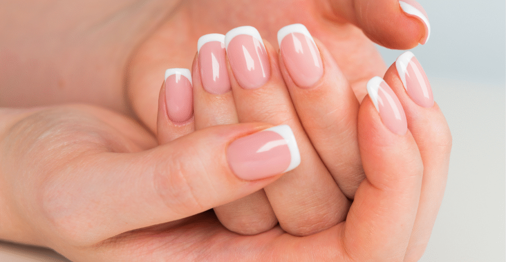 unhas francesinhas dos salões