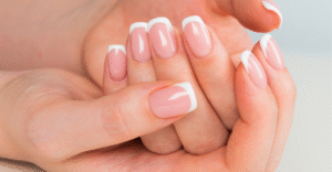 unhas francesinhas dos salões